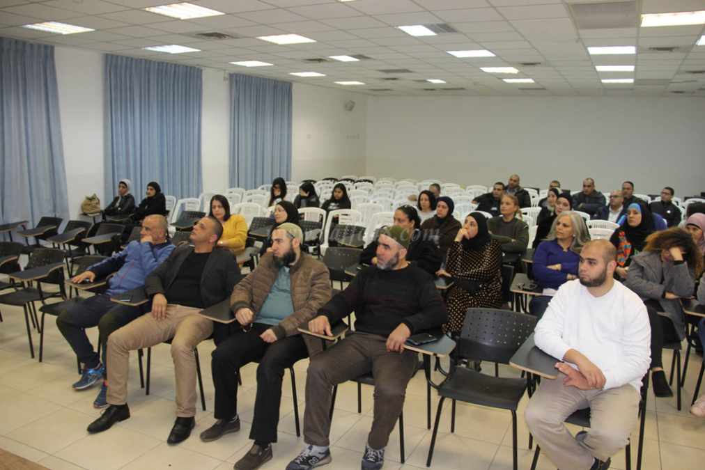  صور: مدرسة أجيال الثانوية تُنظم محاضرات للطلاب والأهالي حول الانترنت الامن